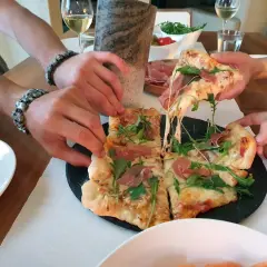 Jak zrobić pizzę na kamieniu, unikając najczęstszych błędów?