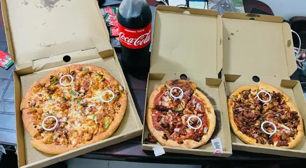Ile waży duża pizza w Pizza Hut? Zaskakujące fakty o wadze pizzy