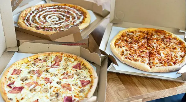 Duża pizza Domino's ile cm? Odkryj jej zaskakujące wymiary!