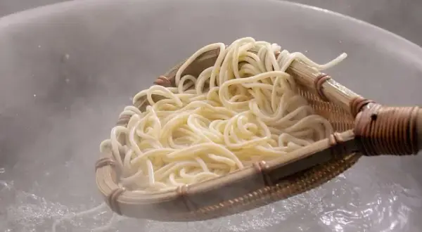 Ile kalorii ma ugotowany makaron spaghetti? Zaskakujące fakty o wartościach odżywczych